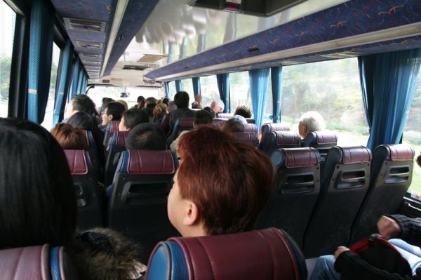 Autobusas į Po Lin vienuolyną